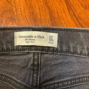 Skinny high rise jeans . Beautiful design